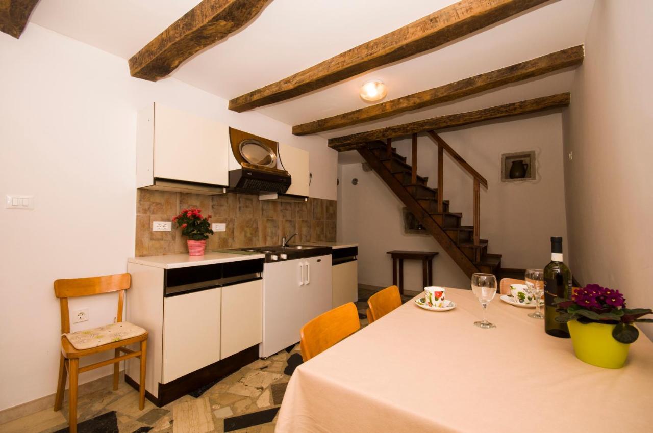 Holiday Home Trostova Kuca Pazin Exterior foto
